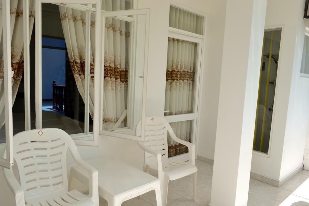 Di Sicuro Tourist Inn Hikkaduwa Ngoại thất bức ảnh