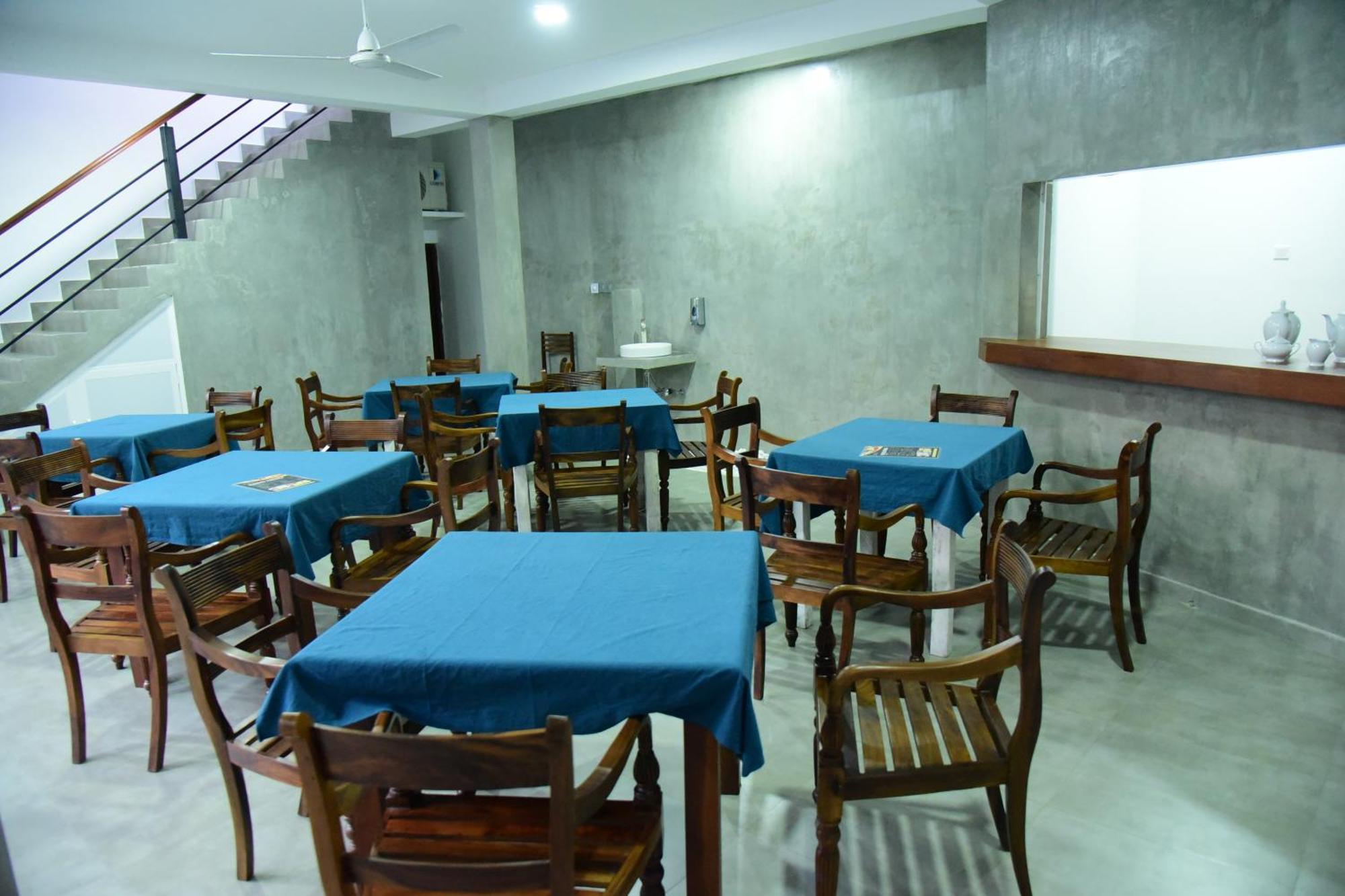 Di Sicuro Tourist Inn Hikkaduwa Ngoại thất bức ảnh