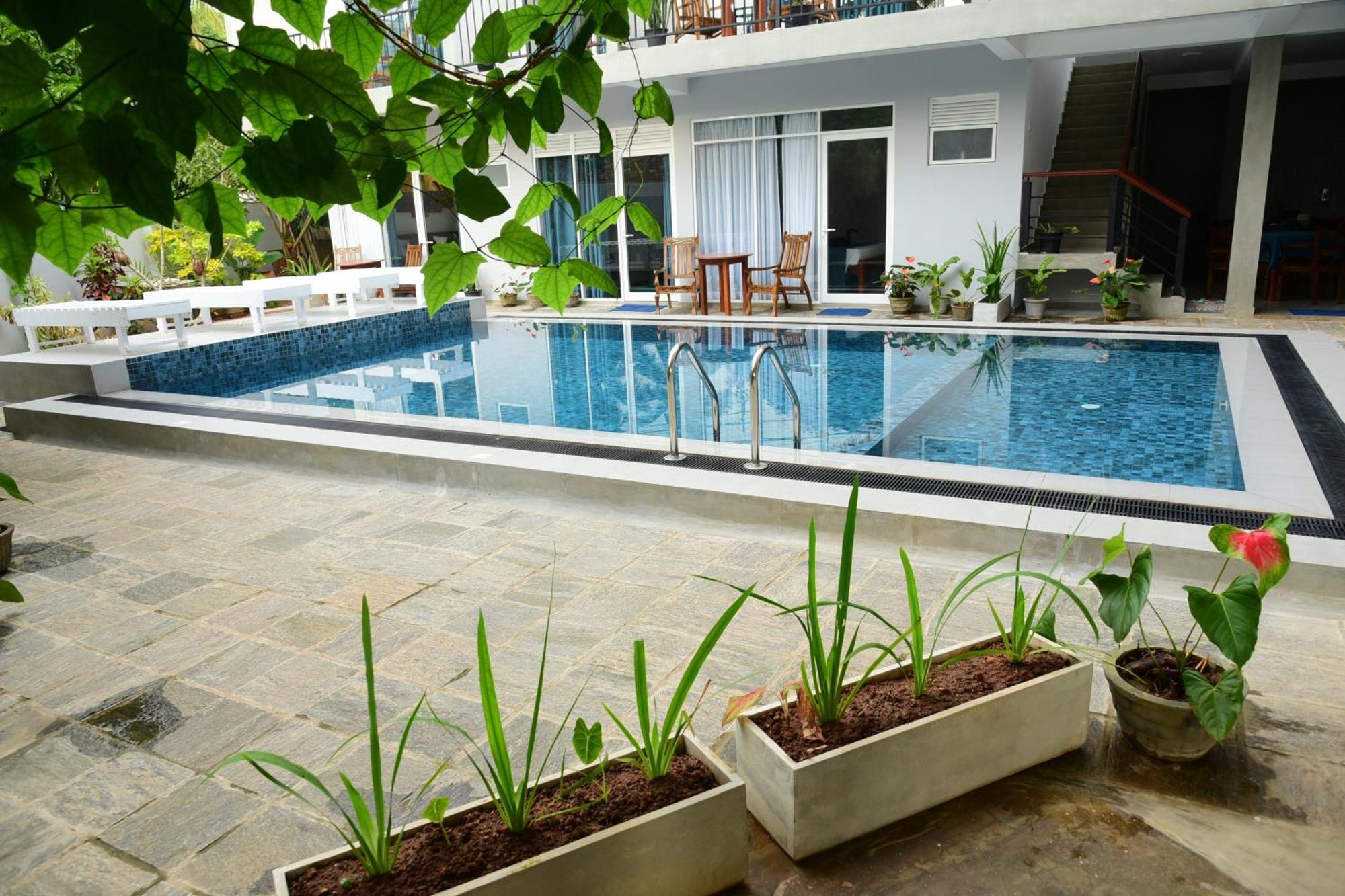 Di Sicuro Tourist Inn Hikkaduwa Ngoại thất bức ảnh