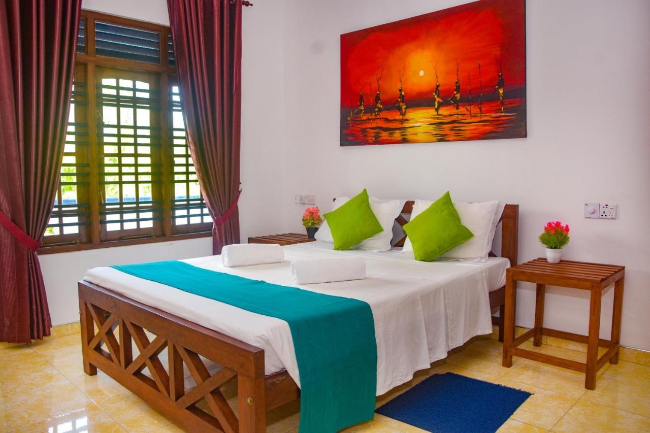 Di Sicuro Tourist Inn Hikkaduwa Ngoại thất bức ảnh