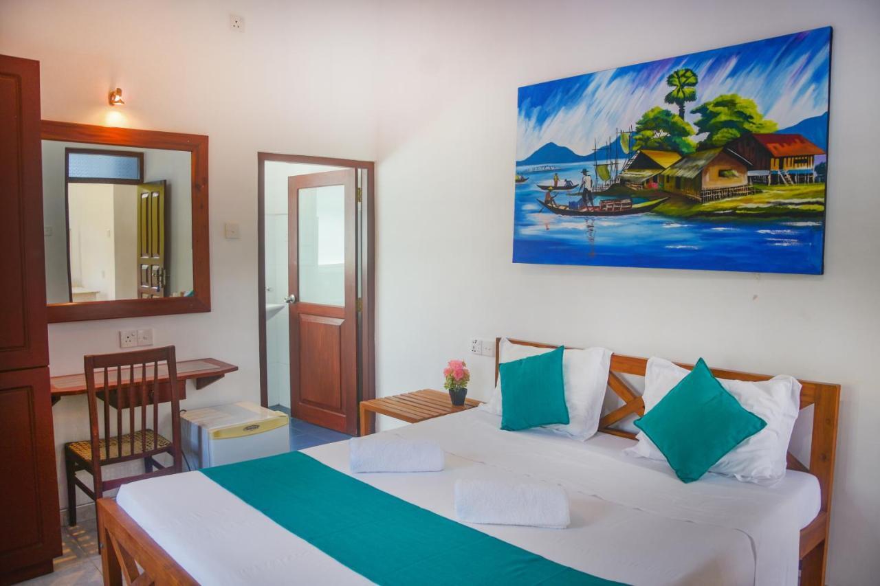 Di Sicuro Tourist Inn Hikkaduwa Ngoại thất bức ảnh