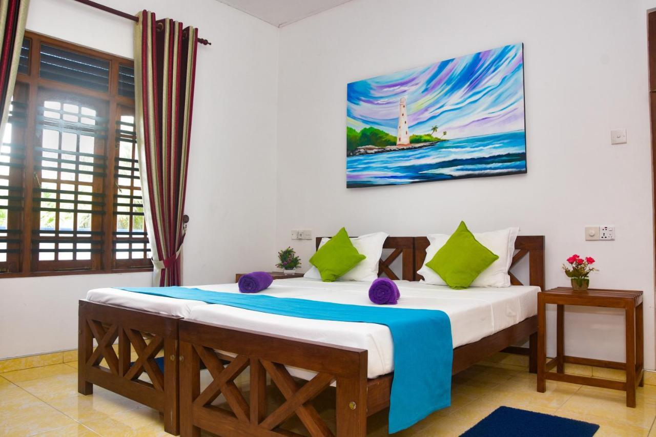 Di Sicuro Tourist Inn Hikkaduwa Ngoại thất bức ảnh
