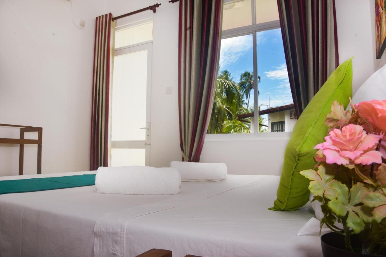 Di Sicuro Tourist Inn Hikkaduwa Ngoại thất bức ảnh