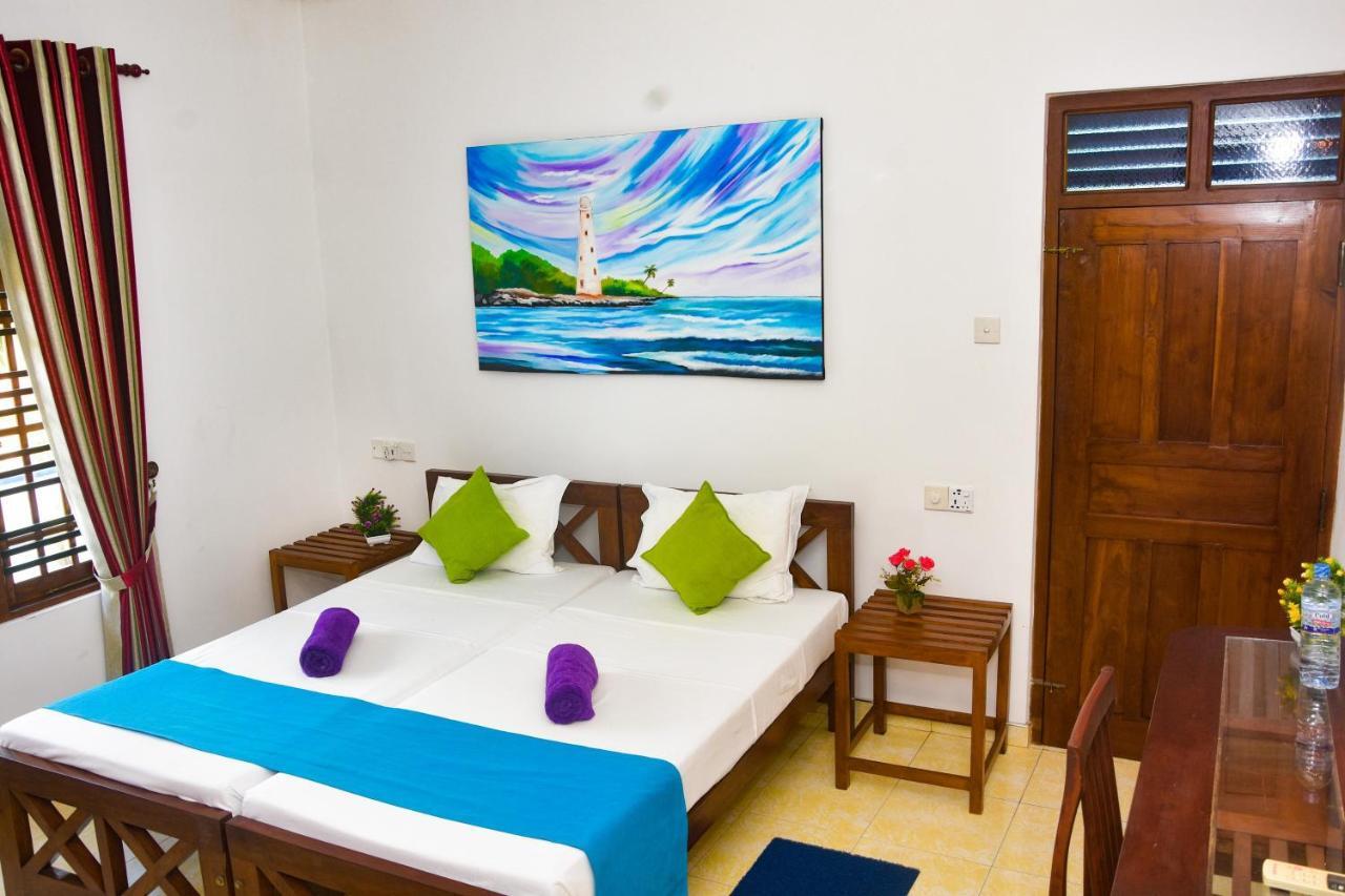Di Sicuro Tourist Inn Hikkaduwa Ngoại thất bức ảnh