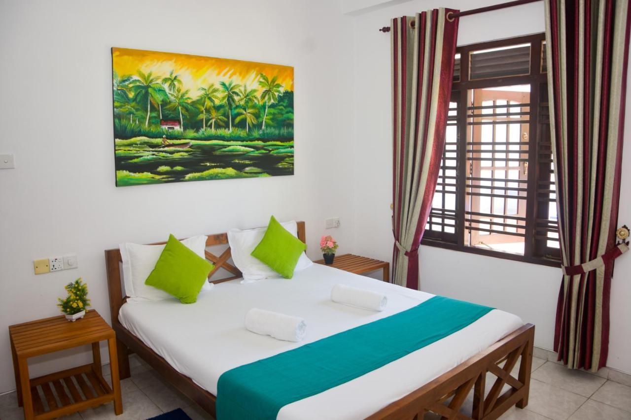 Di Sicuro Tourist Inn Hikkaduwa Ngoại thất bức ảnh