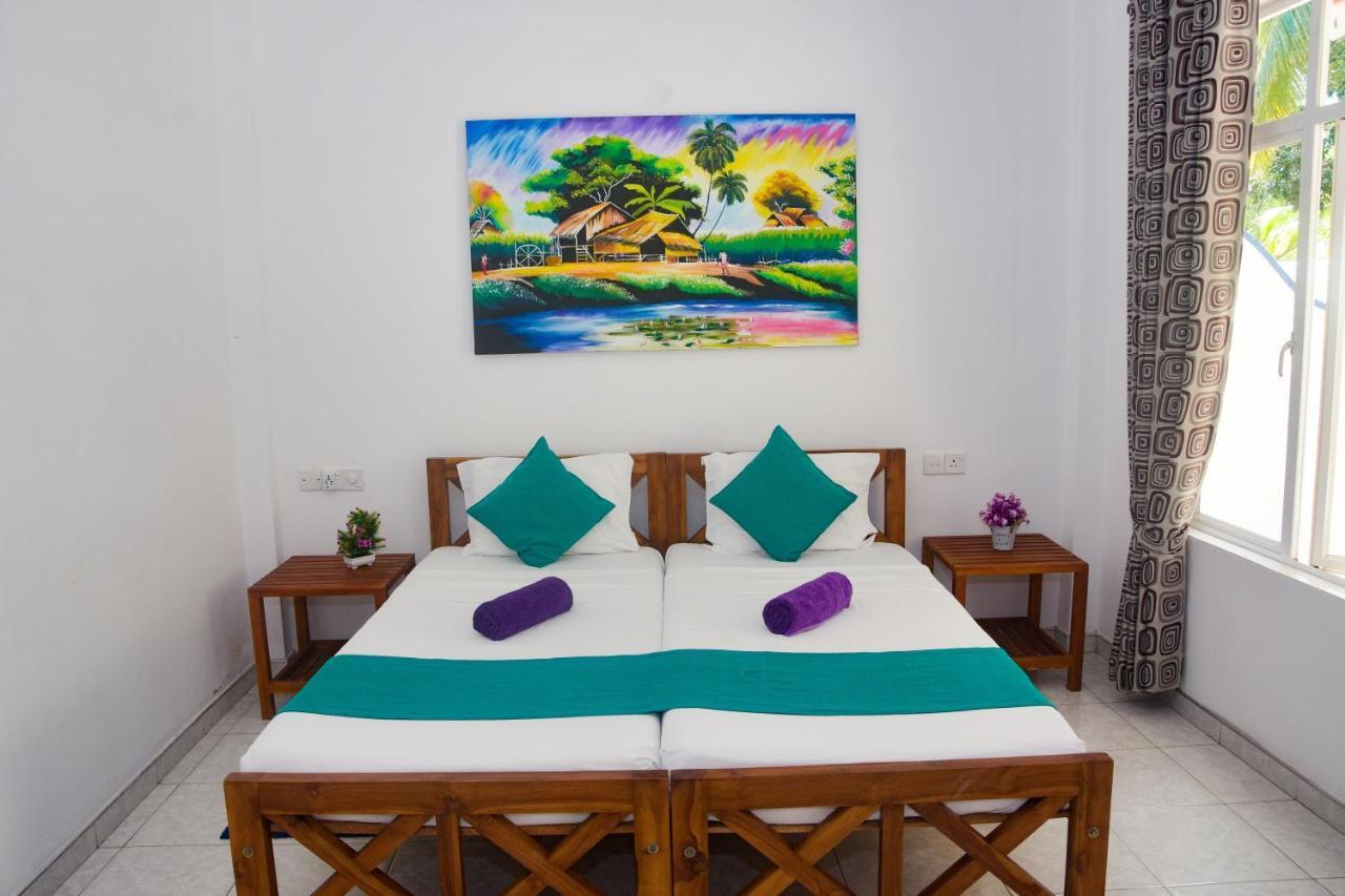 Di Sicuro Tourist Inn Hikkaduwa Ngoại thất bức ảnh